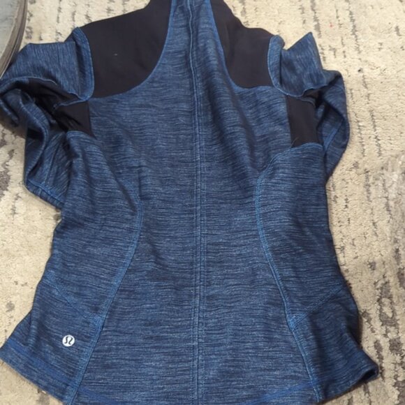 LULULEMON FORME JACKET IN SLUB DENIM BLUE/BLACK - Picture 6 of 10